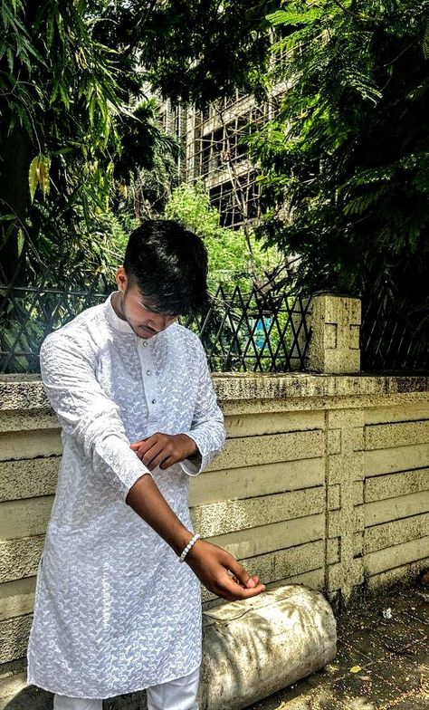 Men Kurta Photoshoot, Kurta Photo Poses For Men, Kurta Photoshoot Ideas Men, Panjabi Pose For Men, Navratri Poses For Boys, Navratri Poses For Men, Kurta Poses For Men Aesthetic, Traditional Kurta Poses For Men, Kurta Photoshoot Men