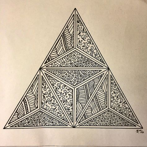 Magic Triangle | 相片擁有者 marusaart Triangle Mandala Design, Triangle Drawing Ideas, Triangle Zentangle, Triangle Mandala, Mandala Simple, Triangle Drawing, Triangle Art, Geometric Shapes Art, Mandala Art Therapy