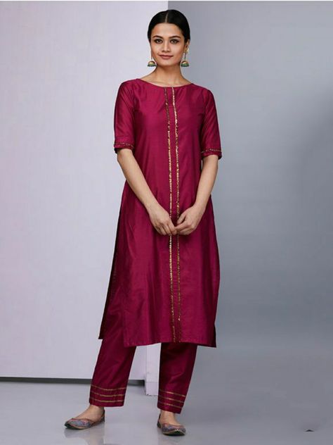 Silk kurta with pant having gotta detailing Straight Kurta With Pants Party Wear, Kurta With Pants Party Wear, Straight Kurta With Pants, डिजाइनर कपड़े, Silk Kurti Designs, Kurti Embroidery, Kurti Pant, Indian Designer Suits, Simple Kurti Designs