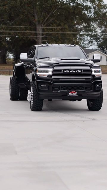 Dodge Dually, Lifted Ram, Dodge Diesel Trucks, Dually Wheels, Car List, Dodge Diesel, Ram Cummins, Dually Trucks, Dream Trucks