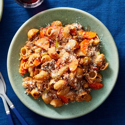 Quick Beef Bolognese with Pipe Rigate Pasta Beef Bolognese, Whole Grain Pasta, Italian Meat Sauce, Blue Apron Recipes, Paleo Gluten Free Recipes, Italian Meats, Blue Apron, Meat Sauce, Italian Dishes