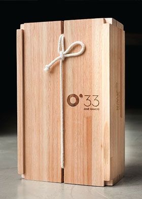 Luxury Bottle Packaging, Boxing Ideas, Wood Box Design, Wood Packaging, Olive Oil Packaging, Wooden Box Designs, Wooden Packaging, Wine Gift Boxes, Whiskey Gifts