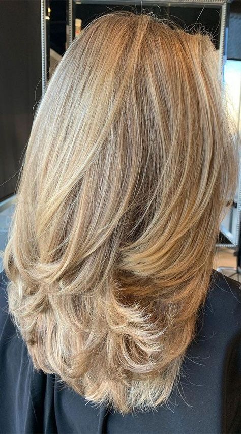 Blowout Haircut, Good Haircut, Layered Haircuts For Medium Hair, Hairstyles For Layered Hair, Layered Haircut, Haircuts For Medium Hair, Medium Hair Cuts, Medium Length Hair Cuts, Layered Haircuts