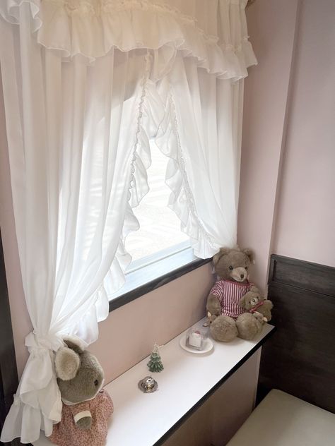 Coquette Curtains Bedroom, Cute Kitchen Curtains, Cortinas Aesthetic, Coquette Curtains, Aesthetic Curtains, Princess Curtains, Romantic Curtains, Window Curtains Bedroom, Small Curtains