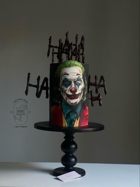 Nerd Birthday Cakes, Horror Cakes Birthdays Easy, Fondant Halloween Cakes, Joker Cake Ideas, Joker Birthday Cake, Joker Birthday, Joker Party, Joker Cake, Barbie Dress Cake