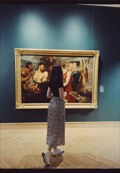 Museum Casual Outfit, Museum Skirt Outfit, What To Wear To An Art Museum Outfit, Museum Outfit Dress, Art Museum Fits, Museum Fits Aesthetic, Intramuros Outfit, Science Museum Outfit, Casual Museum Outfit