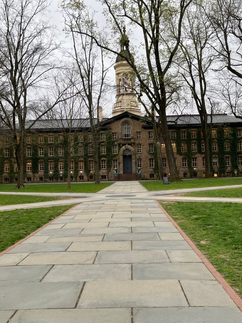 old building aesthetic ivy league Ivy League Study Aesthetic, Ivy League Architecture, Ivy League Campus Aesthetic, Ivy League Aesthetic Girl, Ivy College Aesthetic, Ivy League College Aesthetic, Old College Aesthetic, Princeton University Aesthetic, Old Money University