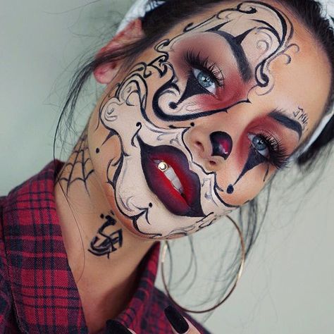 Pinterest: deletefeelings Beautiful Demon, Carnaval Make-up, Gangster Clown, Fantasy Make-up, Halloween Tattoo, Colored Contact Lenses, A Clown, Fx Makeup, Halloween Costumes Makeup