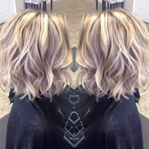 I absolutely love the color and cut! Hair Color Ideas For Blondes To Cover Gray, Winter Blonde Bob Hair, Medium Hairstyle Women Balayage, 2023 Hair Trends For Women Short Blonde, Beige Blonde Hair Fair Skin, Extension Bob Short Hair, Bob Haircut On Wavy Hair, Blonde Hair Color Ideas To Hide Gray, Cool Blonde Medium Length Hair