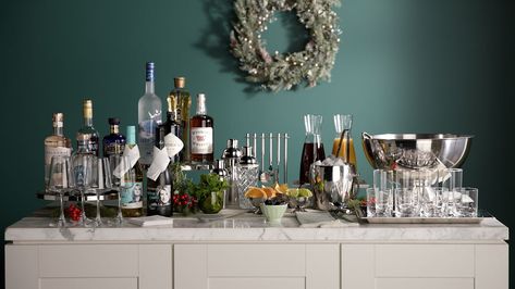 Having a well-planned bar is one of the most important parts of a successful party. Kevin Sharkey shares his tips for stocking and displaying everything you need for a beautiful, functional home bar for entertaining. Bar Set Up For Party, Dark Liquor, Champagne Punch, Home Bar Sets, Pretty Cocktails, Cocktail Essentials, Paper Cocktail Napkins, Drinks Tray, Functional Home