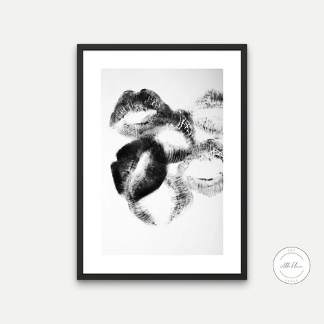 Room Posters Black And White, Black And White Kiss, Fashion Posters, Digital Picture Frames, Prints Fashion, Personalized Wall Decor, Glam Wall Art, Country Rock, Glam Decor