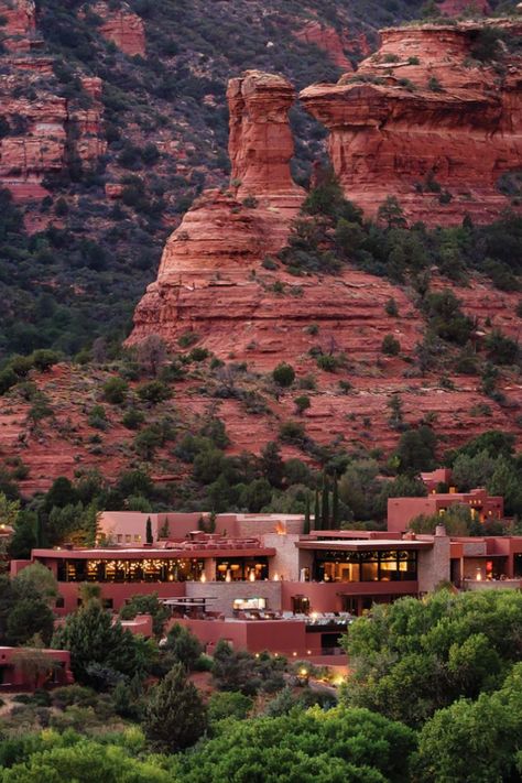 The dramatic red rocks of Sedona's Boynton Canyon set the tone for an experience beyond compare at Enchantment Resort, an epic resort posed on 70 acres of panoramic natural terrain. #enchantmentresort #sedona #arizona #boyntoncanyon #canyon #desert #wellness #retreat #spa #resort #hotel #kiwicollection #carewhereyoustay Sedona Arizona Houses, Sedona Arizona Aesthetic, Sedona Aesthetic, Sedona Homes, Sedona House, Enchantment Resort Sedona, Arizona Architecture, Desert Hotel, July Vibes