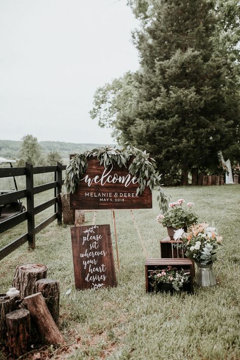 Wedding Entrance Outdoor Ceremony, Park Wedding Ceremony Decorations, Rustic Field Wedding, Wedding In A Pasture, Simple Field Wedding, Pasture Wedding Ideas, Braveheart Wedding, Outside Farm Wedding, Field Wedding Ideas