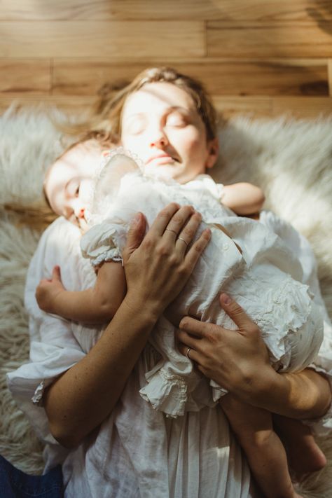 Kaley From Kansas, Motherhood Photos, Fayetteville Arkansas, Mother Daughter Relationships, Holding Space, Motherhood Photography, The Lane, Lifestyle Newborn Photography, Newborn Lifestyle