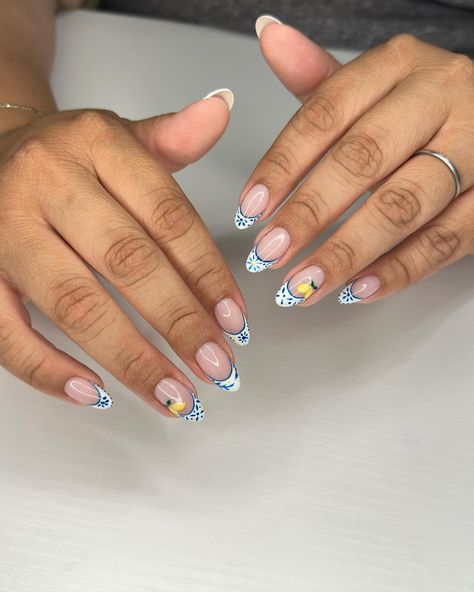 Lemon Almond Nails, Lemon Design Nails, Lemon And Blue Nails, Pink Lemon Nails, Europe Nails Design, Italian Nails Designs Italy, Capri Nails, Amalfi Coast Nails, Italy Nails Design