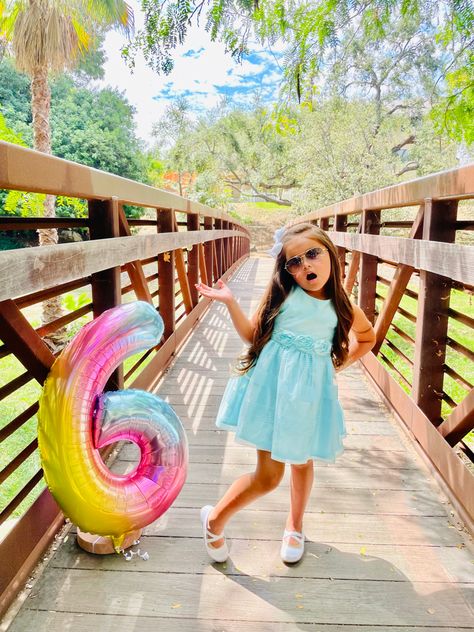 6 Year Picture Ideas, Little Birthday Girl Photoshooting Outside, Sixth Birthday Photoshoot Ideas, 6th Birthday Girl Photoshooting, Little Birthday Girl Photoshooting, 5 Year Birthday Photoshoot, 6th Birthday Photoshoot Ideas, 6th Birthday Photoshoot, Birthday Poses