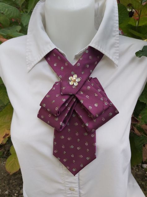 Necktie Outfits For Women, Womens Neck Tie, Diy Necktie Projects, Thrift Flip Ideas, Necktie Necklace, Unique Bow Tie, Necktie Crafts, Tie Ideas, Women Necktie