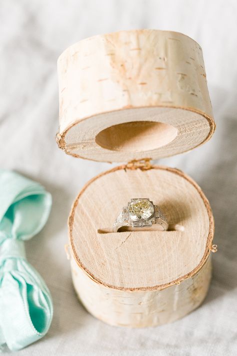 DIY Projects ⋆ 7/43 ⋆ Ruffled Diy Wedding Ring Box, Ring Box Wedding Diy, Ring Boxes Diy, Diy Wedding Ring, Creative Engagement Rings, Wooden Rings Engagement, Diy Ring, Wood Ring Box, Wooden Ring Box