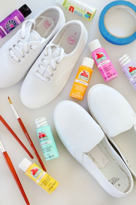 Paint Shoes Ideas, Hand Painted Shoes Ideas, Painted Shoes Ideas, Painted Keds, Canvas Shoes Diy, Sneaker Ideas, White Keds, Painted Shoes Diy, Painted Canvas Shoes