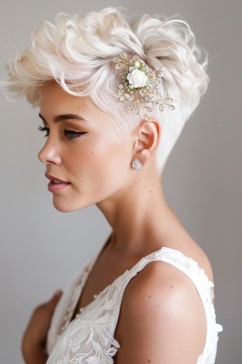 These wedding hairstyles make the most of luscious curls, ensuring a breathtaking appearance on your special day. Click to see ideas for brides with curly hair. Short Curly Hair Wedding Styles Brides, Short Curly Hairdo Wedding, Curly Pixie Wedding Hairstyles, Curly Pixie Wedding Hair, Natural Curly Hair Bride Wedding Day, Wedding Hairstyles For Curly Hair, Bridal Hairstyle Ideas, Glamorous Wedding Hair, Chic Wedding Style