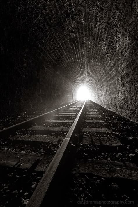 Tunnel Aesthetic, Train Tracks Photography, Iso Photography, Railway Tunnel, Light And Shadow Photography, Wallpaper Moon, Shadow Photography, Multiple Exposure, U Bahn