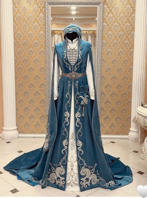 Turkish Dress Hijab, Queen Outfits, Fantasy Clothes, Turkish Dress, Princess Ball Gowns, Blank Space, Ottoman Empire, Chinese Dress, Fantasy Clothing