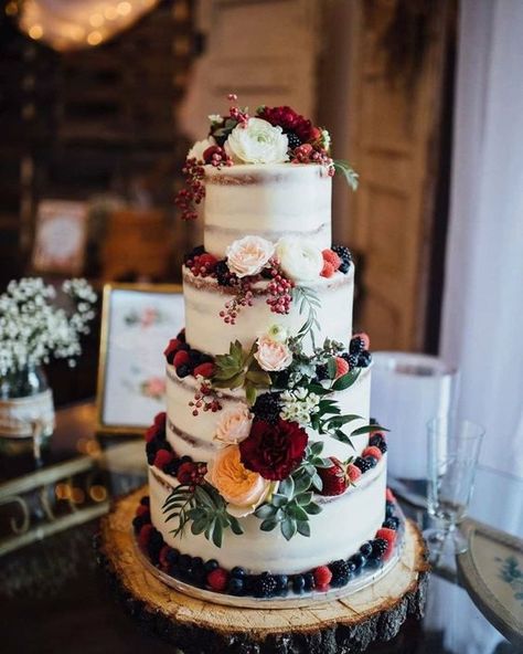 Fruit Wedding Cake, Vintage Pasta, Burgundy Wedding Cake, Cake With Flowers, Best Wedding Colors, Rustic Vintage Wedding, Tiered Cake, Wedding Cake Rustic, Rustic Wedding Cake