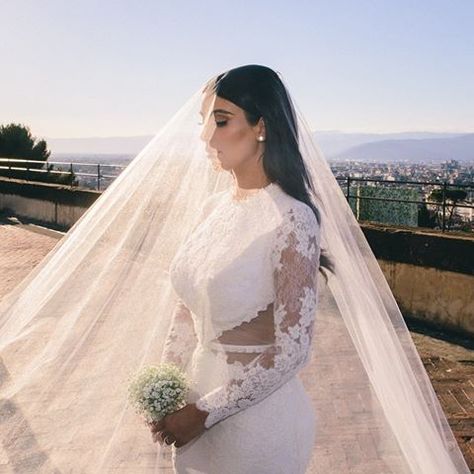 Kardashian Wedding, Kim Kardashian Wedding, Celebrity Wedding Dresses, Kkw Beauty, Fancy Wedding Dresses, Civil Wedding, Wedding Goals, Best Wedding Dresses, Wedding Dress Sleeves