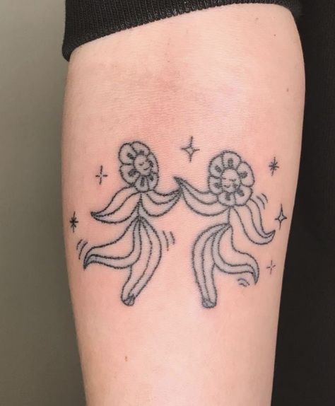 Matching Tattoos Aesthetic, Small Matching Tattoo, Mini Matching Tattoos, Matching Tattoos For 3, Small Dope Tattoos, Dancing Flowers, Illusion Tattoos, Optical Illusion Tattoos, 16 Tattoo