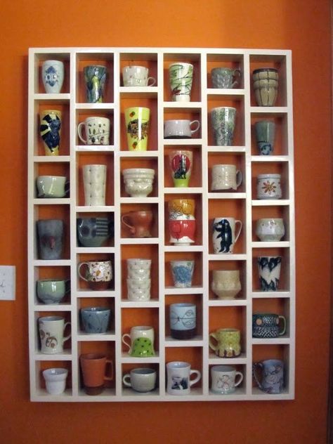 6 Gorgeous ways to make your collectibles look organized – SheKnows Coffee Cup Rack, Kabinet Dapur, Mug Display, Tanah Liat, Building Ideas, Dining Storage, Design Case, My Dream Home, Coffee Bar