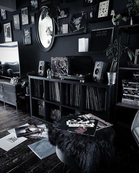 Acdc 80s, Modern Goth Home, Gothic Apartment Decor, Goth Living Room, Goth Interior, Gothic Interior Design, Gothic Living Room, Gothic Decor Bedroom, Gothic Room