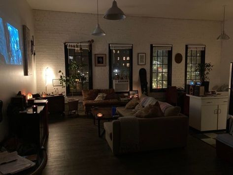 Unfinished Apartment Aesthetic, Cluttered Nyc Apartment, Dark Apartment Asthetics, Simple New York Apartment, Bad Apartment Aesthetic, Ny Apartment Interior, Nyc Apartment Interior Aesthetic, Edgy Studio Apartment, New York Apartment Aesthetic 90s