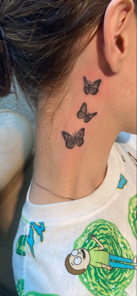 Tatoos Woman Back Neck, Classy Tiny Tattoos For Women, Aesthetic Neck Tattoos Women, 3 Small Butterflies Tattoo On Wrist, Asethic Tattoos Women, Feminine Simple Tattoos, Dainty Back Of Neck Tattoo, Butterfly Tattoo Neck For Women, Tatoos Woman Neck