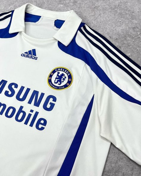 #chelsea 💙 Hug Me Please, Mens Casual Dress Outfits, Adidas Football, Streetwear Men, Mens Casual Dress, Streetwear Men Outfits, July 25, Mens Casual, Football Shirt