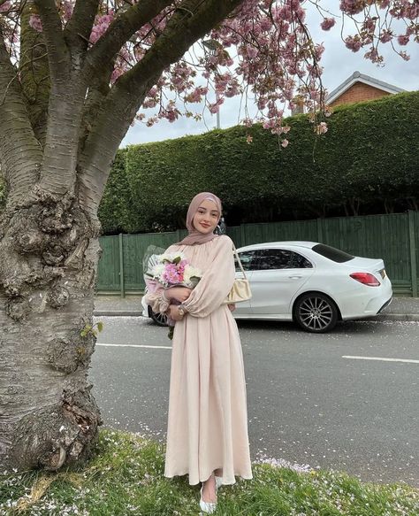 Modest Birthday Outfit, Aesthetic Muslim Outfits, Eid Outfit Ideas, Outfits Muslim, Fesyen Islam, Dress Muslimah, Stile Hijab, Fashion Hijab Style, Muslim Style