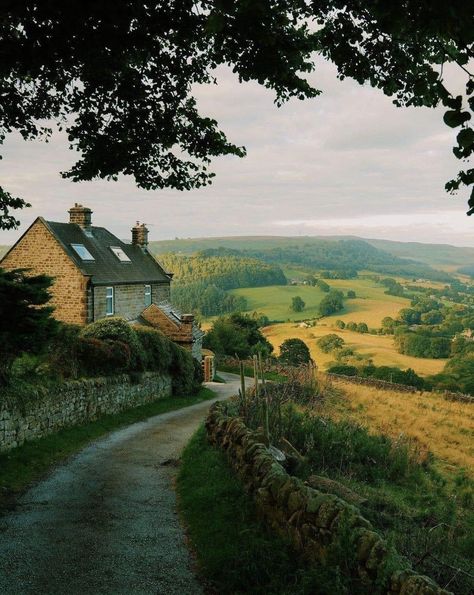 Countryside Life, England Countryside, Countryside Cottage, Green Hills, Dream Cottage, Countryside House, British Countryside, Peak District, English Cottage