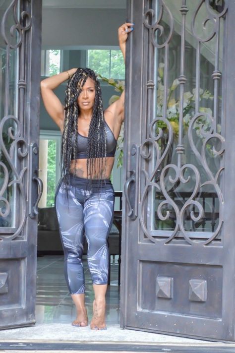 RHOA Star Shereé Whitfield FINALLY Launches Her Clothing Line 'She By Sheree' Sheree Whitfield, Man Ponytail, Ponytail Girl, Well Dressed Women, Hair Styles 2017, Beautiful Yoga, Dark Skin Women, Fashion Line, African Women