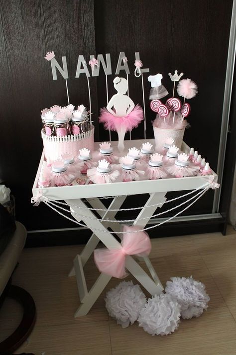 Baby Shower Candy Table, Baby Shower Giveaways, Ballerina Theme, Baby Shower Snacks, Girl Shower Themes, Baby Shower Chocolate, Tray Decoration, Chocolate Babies