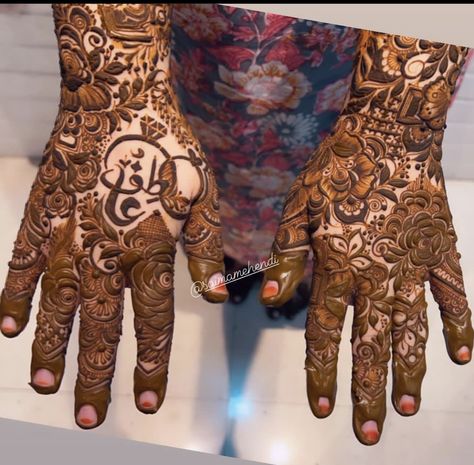 Engagement Ring Mehndi Designs, Ring Mehndi Designs, Ring Mehndi Design, Beautiful Mehndi Designs, Unique Henna, Mehendi Art, Engagement Mehndi, Half Girlfriend, Bridal Mehandi