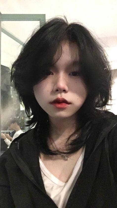 Crazy Haircuts For Women, Mullet Tomboy, Brown Hair Korean, Tomboy Haircut, Tomboy Hairstyles, Short Hair Tomboy, Really Short Hair, Asian Short Hair, Hair Inspiration Short