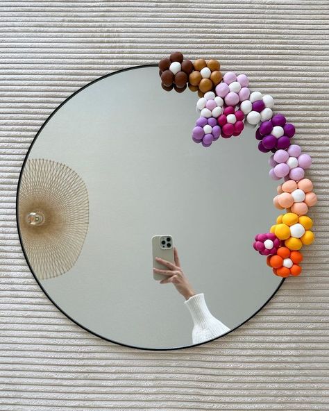 Do you spend much time in front of the mirror? If your answer is yes, you need to have a different mirror. It is the one that made by yourself with beautiful design. So, the mirror is not only reflected your body overall but also gives aesthetic value for your room. Here are some inspirations of DIY mirror for you. ig @inesaki__ #diymirrorideas #mirrors Mirror On The Ceiling, Super Clay Art, Clay Flower Mirror, Air Dry Clay Charms, Super Clay, Diy Mirrors, Diy Mirror Decor, Spiegel Diy, Mirror With Flowers