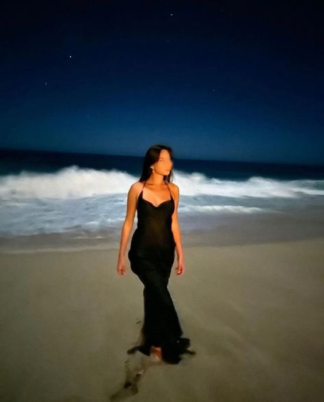 Mia Outfits, Instagram Mood Board, Beach Instagram Pictures, Lily Chee, Beach At Night, Beach Night, Beach Pictures Poses, Beach Pics, January 3