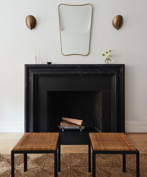 Explore Paige Pettit's Edited Home In NYC | Jenni Kayne Black Marble Fireplace, Parisian Home Decor, Marble Fireplace Surround, Cozy Family Rooms, Marble Fireplace, Front Rooms, Jenni Kayne, Amber Interiors, Style Deco