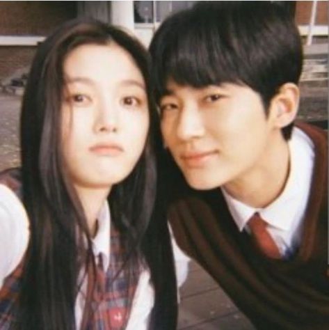 20th Century Girl, Akira Kurusu, Kim Yoo Jung, Drama Memes, Chinese Art Girl, All Korean Drama, 20 Century, Korean Drama Best, Kdrama Actors