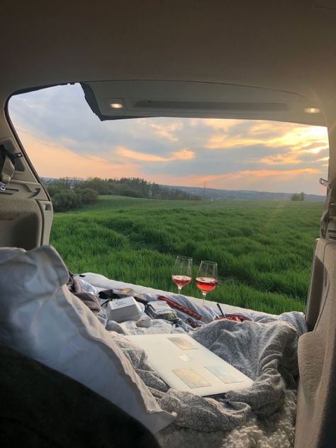 Date Setup, Pisces Aesthetic, Sleep In Car, Dream Dates, Picnic Inspiration, Camping Aesthetic, Dream Date, Aesthetic Couple, Dream Lifestyle