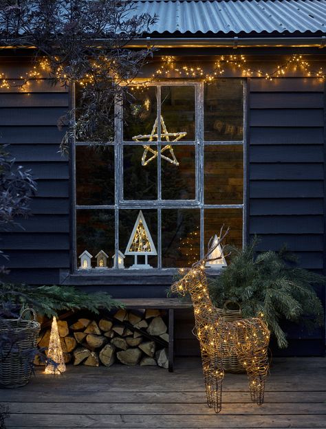 11 beautiful Christmas decorating ideas (you'll want to copy) | Real Homes Christmas Wreaths For Windows, Christmas Brochure, Christmas Lights Outside, Christmas Garden Decorations, Christmas Fairy Lights, Real Homes, Beautiful Christmas Decorations, Christmas Lighting, Garden Christmas