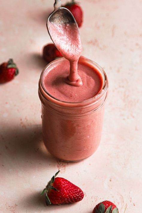 This creamy, smooth, buttery, sweet and tangy strawberry curd can be made using fresh, or frozen strawberries and it's perfect for filling and topping countless baked goods, desserts, and pastries. Strawberry Curd Recipe, Baked Goods Desserts, Strawberry Curd, Hearty Breakfast Recipes, Chocolate Cream Puff, Scrumptious Food, Parfait Recipes, Dessert Spread, Sweet Dips