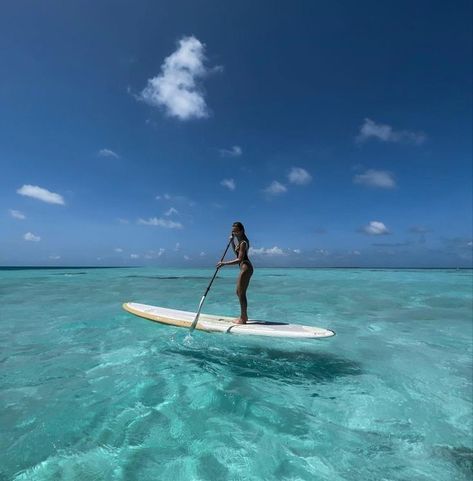 Stand UP paddle Beach Vsco, Paddle Boarding Pictures, Paddle Surfing, Ocean Pictures, Italy Aesthetic, Ocean Vibes, Aesthetic Vibes, Round The World, Paddle Board