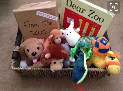 Dear Zoo provocation Dear Zoo Story Sack, Story Sacks Ideas, Story Telling Basket, Story Baskets Ideas, Dear Zoo Activities Eyfs, Animals Activities For Toddlers, Baby Animals Activities, Story Sack Ideas, Dear Zoo Activities