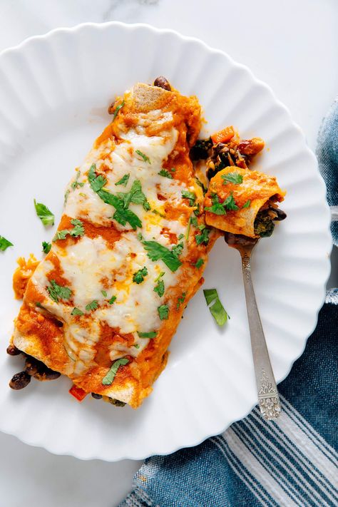 Veggie Black Bean Enchiladas Vegetarian Enchiladas Recipe, Cookie And Kate, Spinach Tortilla, Black Bean Enchiladas, Vegetarian Enchiladas, Bean Enchiladas, Homemade Enchilada Sauce, Homemade Enchiladas, Enchilada Recipes